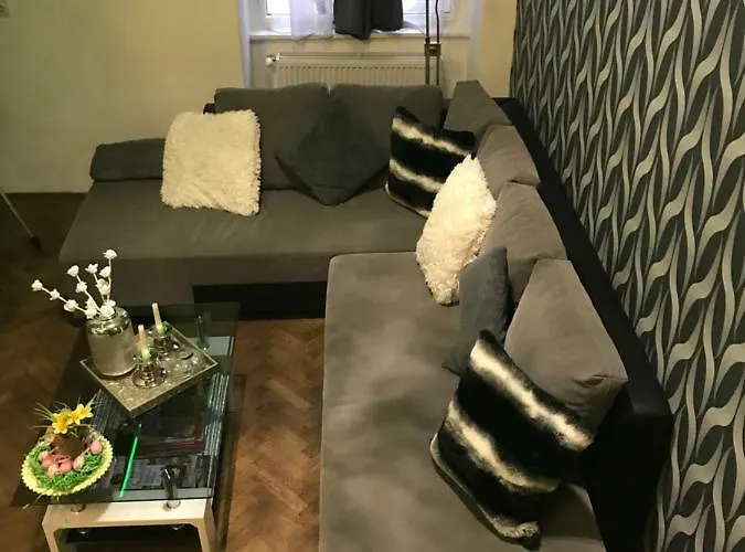 Feel Different * Budapesta