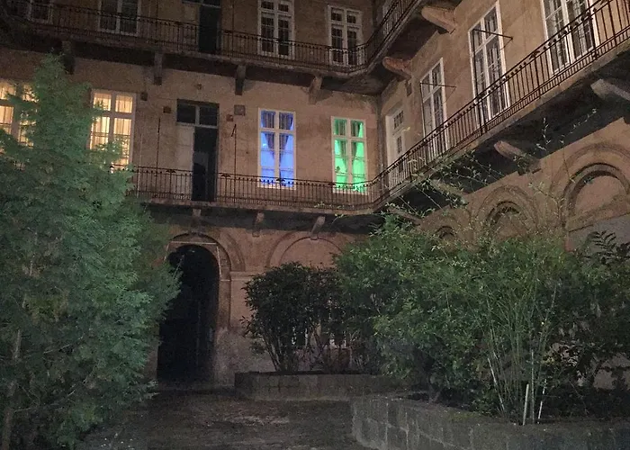 Feel Different * Budapest